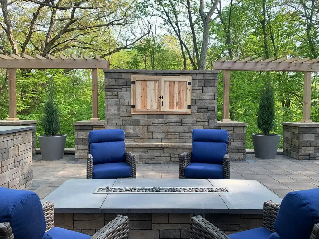 tv wall column pergola